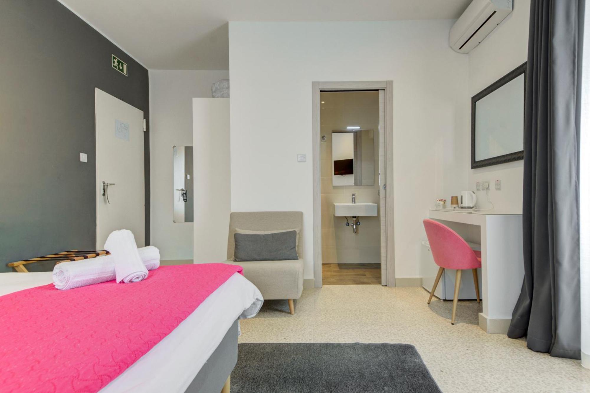 Caro Boutique Guest House San Gwann Bagian luar foto